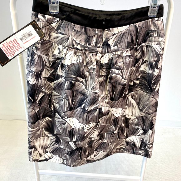 BCBGMaxAzria XS Fan Print Pencil Skirt Gray - Picture 9 of 11